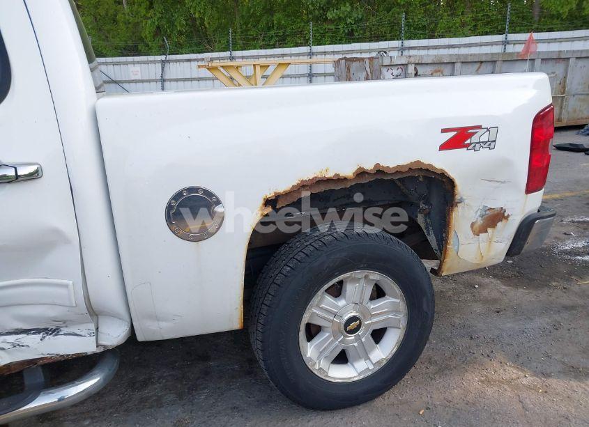 Photo 18 of 2011 Chevrolet Silverado 1500 LT (VIN 1GCPKSE33BF226038)