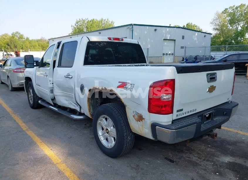 Photo 3 of 2011 Chevrolet Silverado 1500 LT (VIN 1GCPKSE33BF226038)
