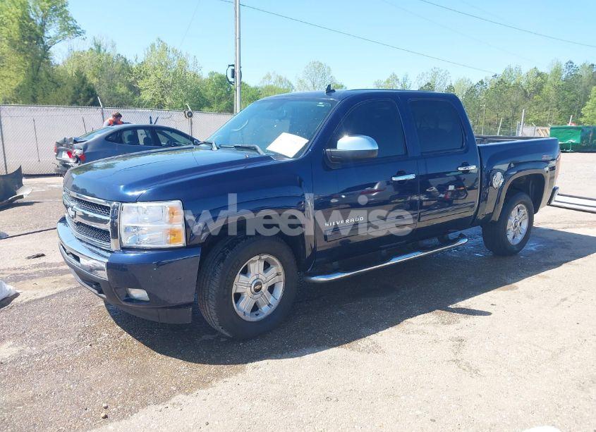 Photo 2 of 2011 Chevrolet Silverado 1500 LT (VIN 1GCPKSE34BF172359)