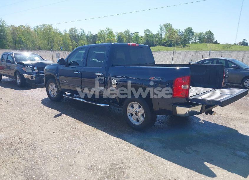 Photo 3 of 2011 Chevrolet Silverado 1500 LT (VIN 1GCPKSE34BF172359)