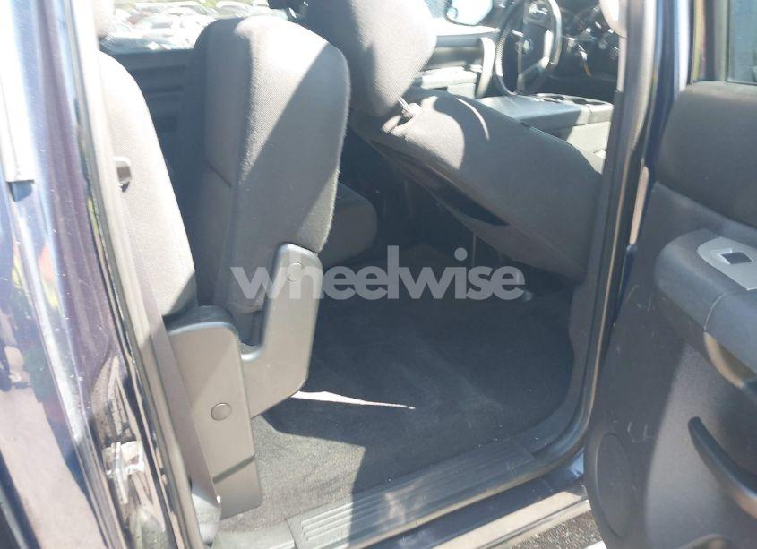 Photo 8 of 2011 Chevrolet Silverado 1500 LT (VIN 1GCPKSE34BF172359)