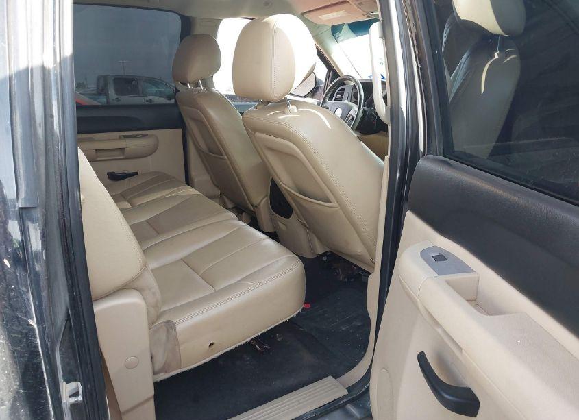 Photo 8 of 2011 Chevrolet Silverado 1500 LT (VIN 1GCPKSE37BF139873)