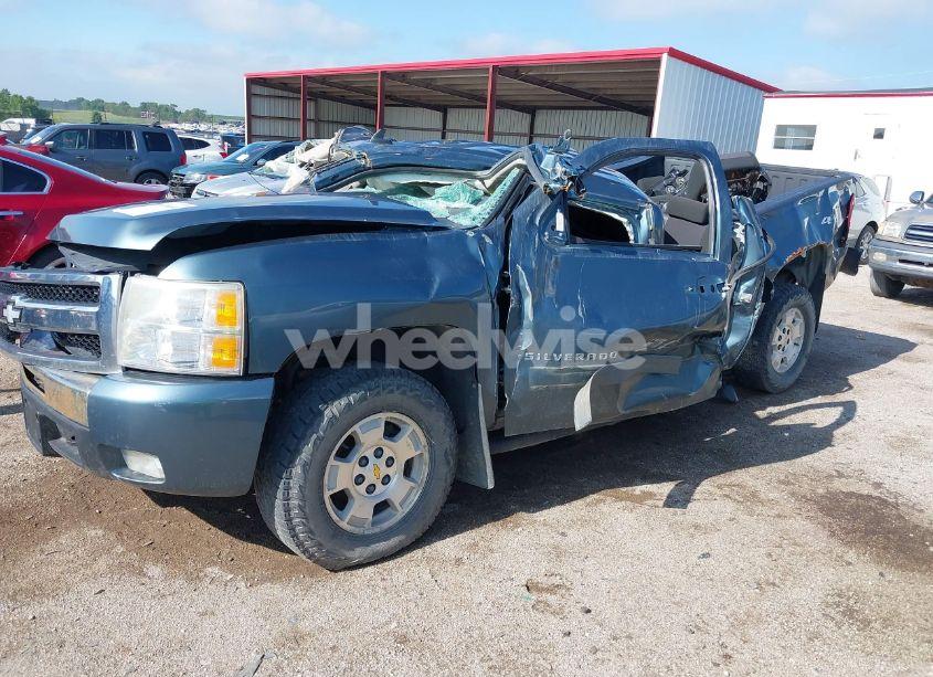 Photo 2 of 2011 Chevrolet Silverado 1500 LT (VIN 1GCPKSE39BF141883)