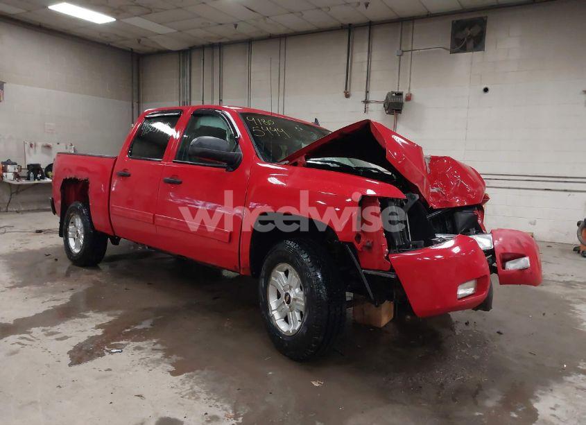 2011 Chevrolet Silverado 1500 LT (VIN 1GCPKSE3XBF208863) main photo