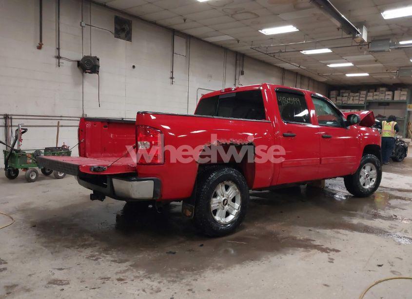 Photo 4 of 2011 Chevrolet Silverado 1500 LT (VIN 1GCPKSE3XBF208863)