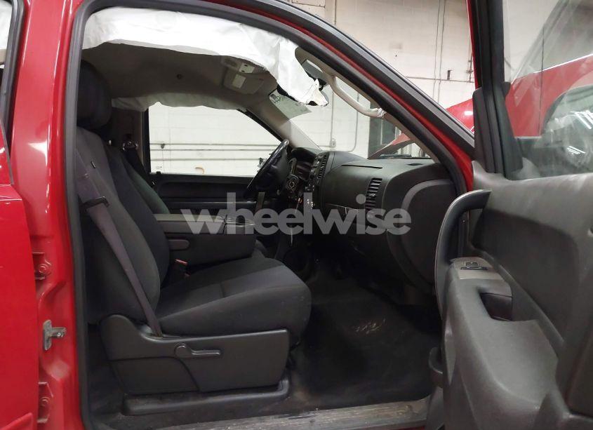 Photo 5 of 2011 Chevrolet Silverado 1500 LT (VIN 1GCPKSE3XBF208863)