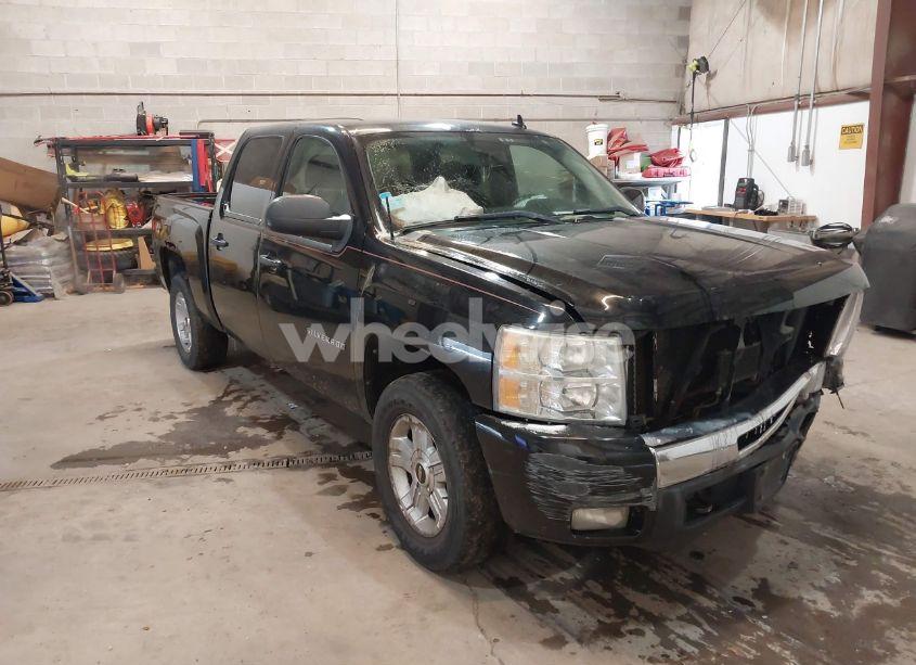 2011 Chevrolet Silverado 1500 LT (VIN 1GCPKSE3XBF216297) main photo