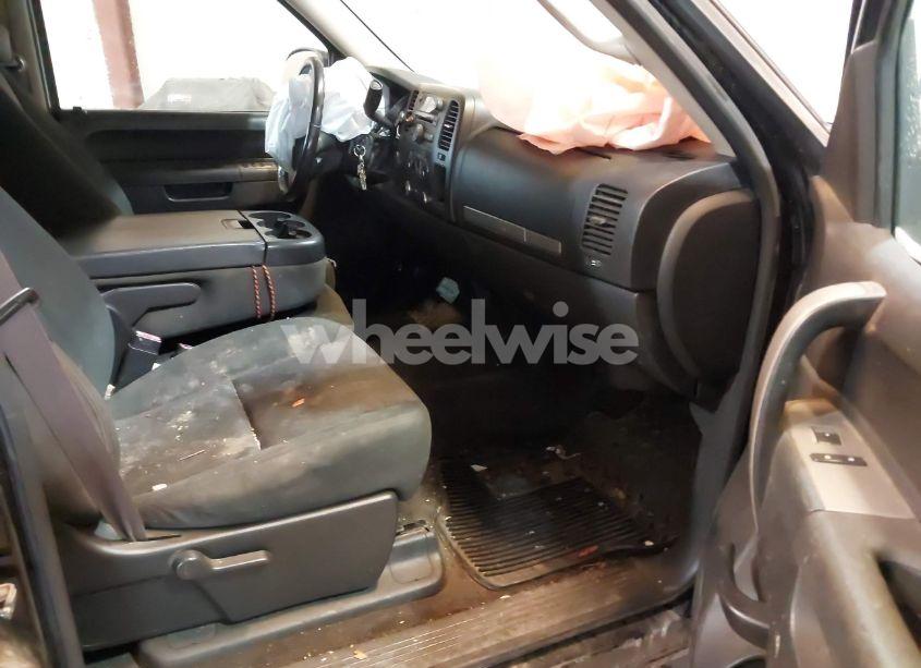 Photo 5 of 2011 Chevrolet Silverado 1500 LT (VIN 1GCPKSE3XBF216297)