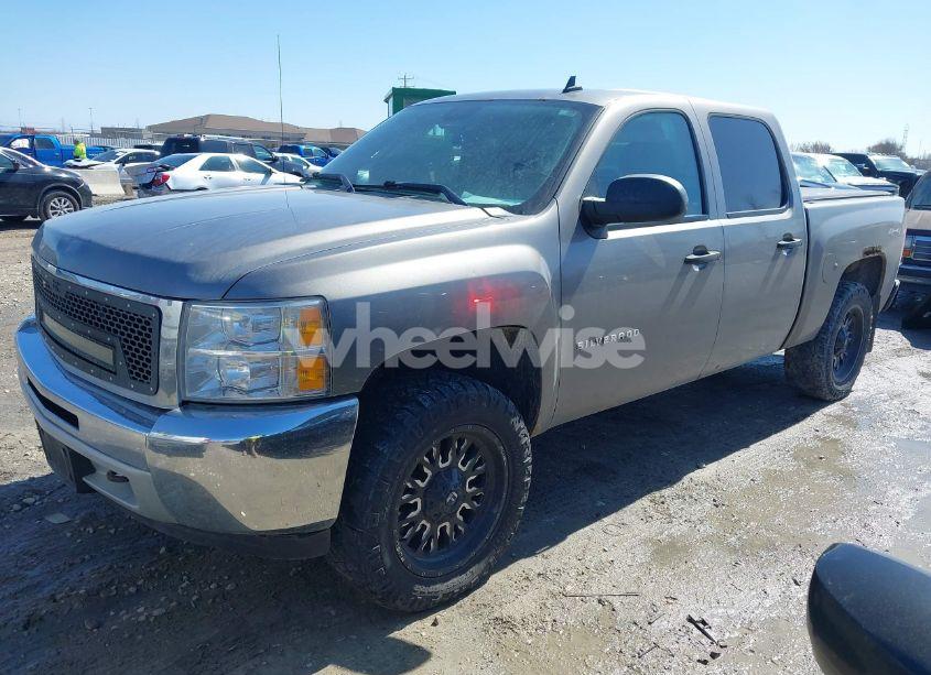 Photo 2 of 2012 Chevrolet Silverado 1500 LT (VIN 1GCPKSE70CF237986)