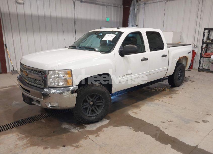 Photo 2 of 2012 Chevrolet Silverado 1500 LT (VIN 1GCPKSE73CF231941)