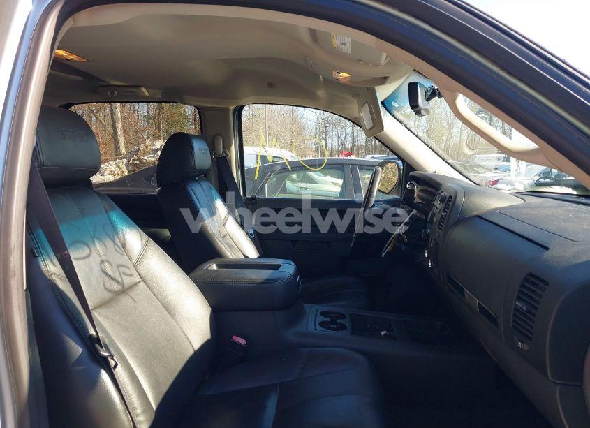 Photo 5 of 2012 Chevrolet Silverado 1500 LT (VIN 1GCPKSE77CF161067)