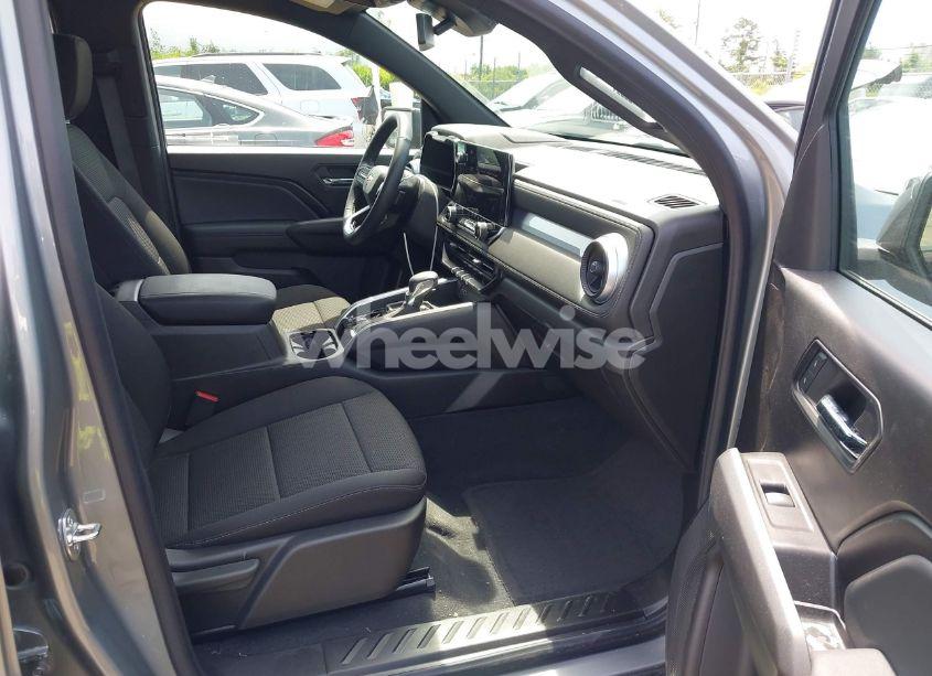 Photo 5 of 2024 Chevrolet Colorado 2WD LT (VIN 1GCPSCEK3R1318917)