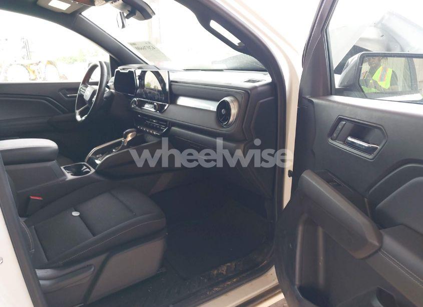 Photo 5 of 2023 Chevrolet Colorado 4WD SHORT BOX LT (VIN 1GCPTCEK0P1221796)