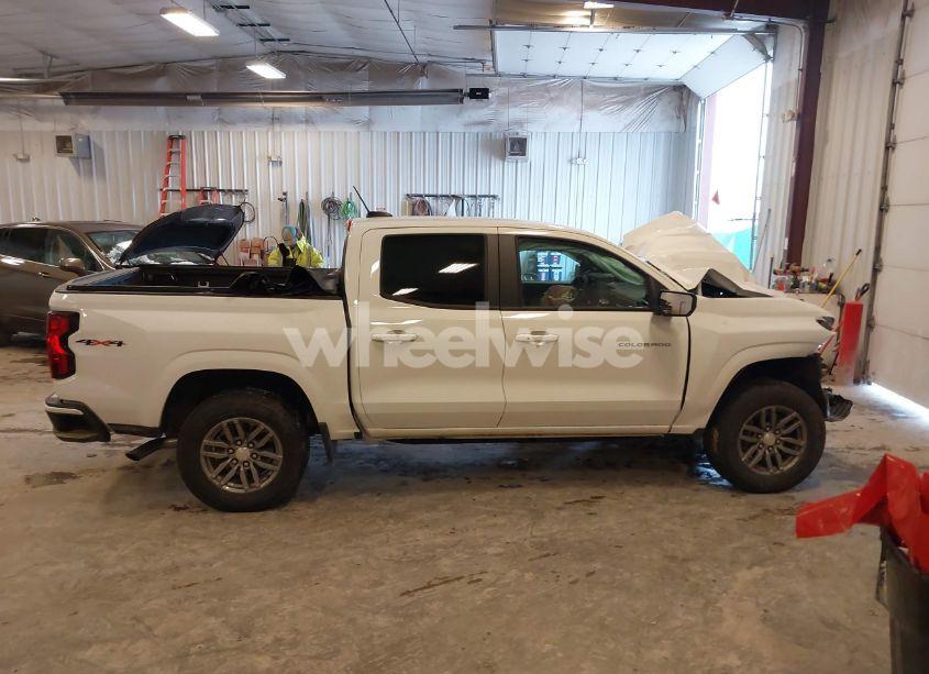 Photo 13 of 2024 Chevrolet Colorado 4WD LT (VIN 1GCPTCEK1R1131804)