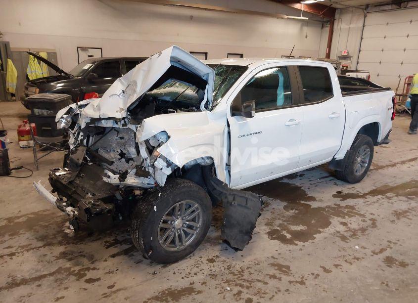 Photo 2 of 2024 Chevrolet Colorado 4WD LT (VIN 1GCPTCEK1R1131804)