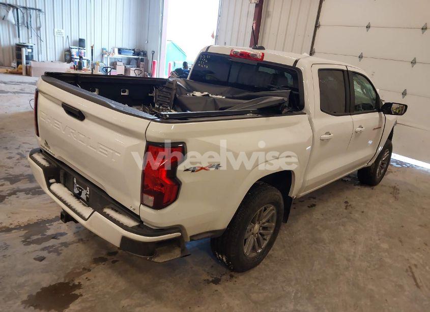 Photo 4 of 2024 Chevrolet Colorado 4WD LT (VIN 1GCPTCEK1R1131804)