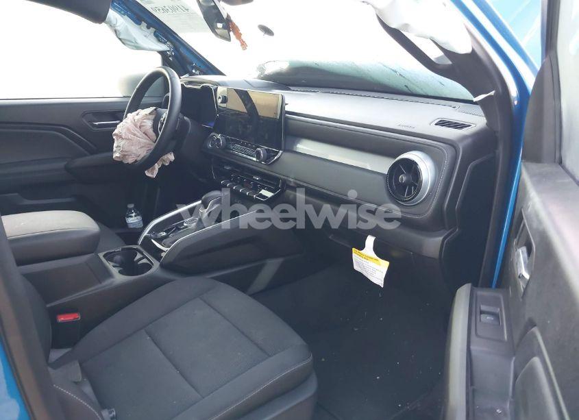 Photo 5 of 2024 Chevrolet Colorado 4WD LT (VIN 1GCPTCEK2R1140656)