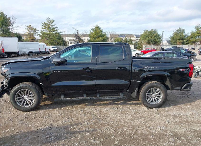 Photo 15 of 2024 Chevrolet Colorado 4WD LT (VIN 1GCPTCEK6R1245507)