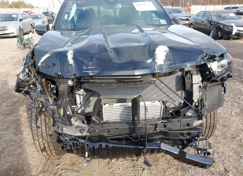 Photo 6 of 2024 Chevrolet Colorado 4WD LT (VIN 1GCPTCEK6R1245507)