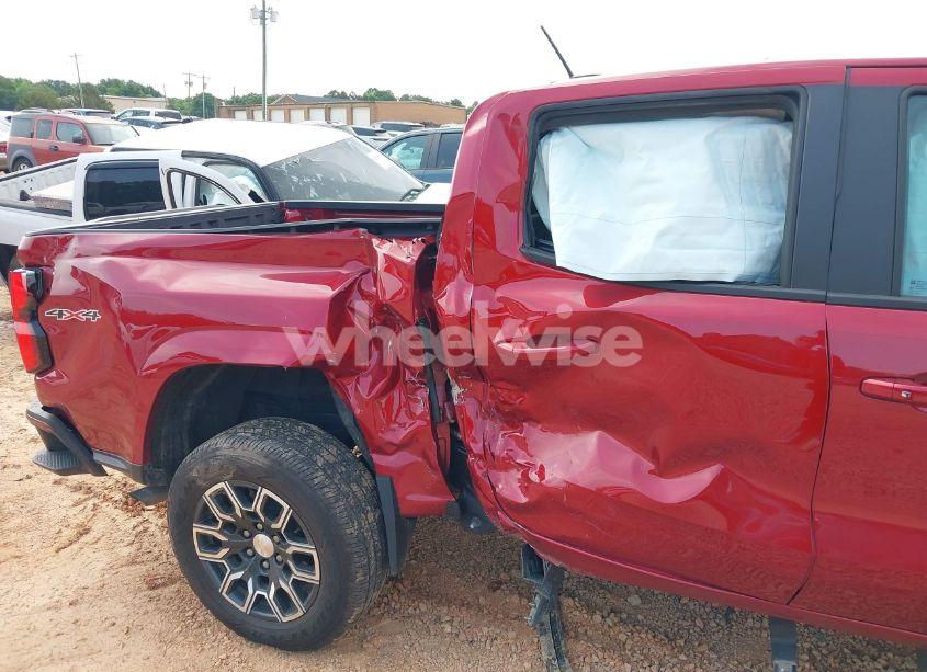 Photo 6 of 2024 Chevrolet Colorado 4WD LT (VIN 1GCPTCEK9R1130349)