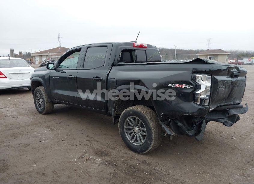 Photo 3 of 2023 Chevrolet Colorado 4WD SHORT BOX LT (VIN 1GCPTCEKXP1233101)