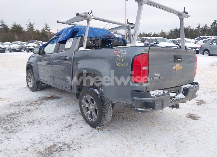 Photo 3 of 2019 Chevrolet Colorado Z71 (VIN 1GCPTDE15K1320605)