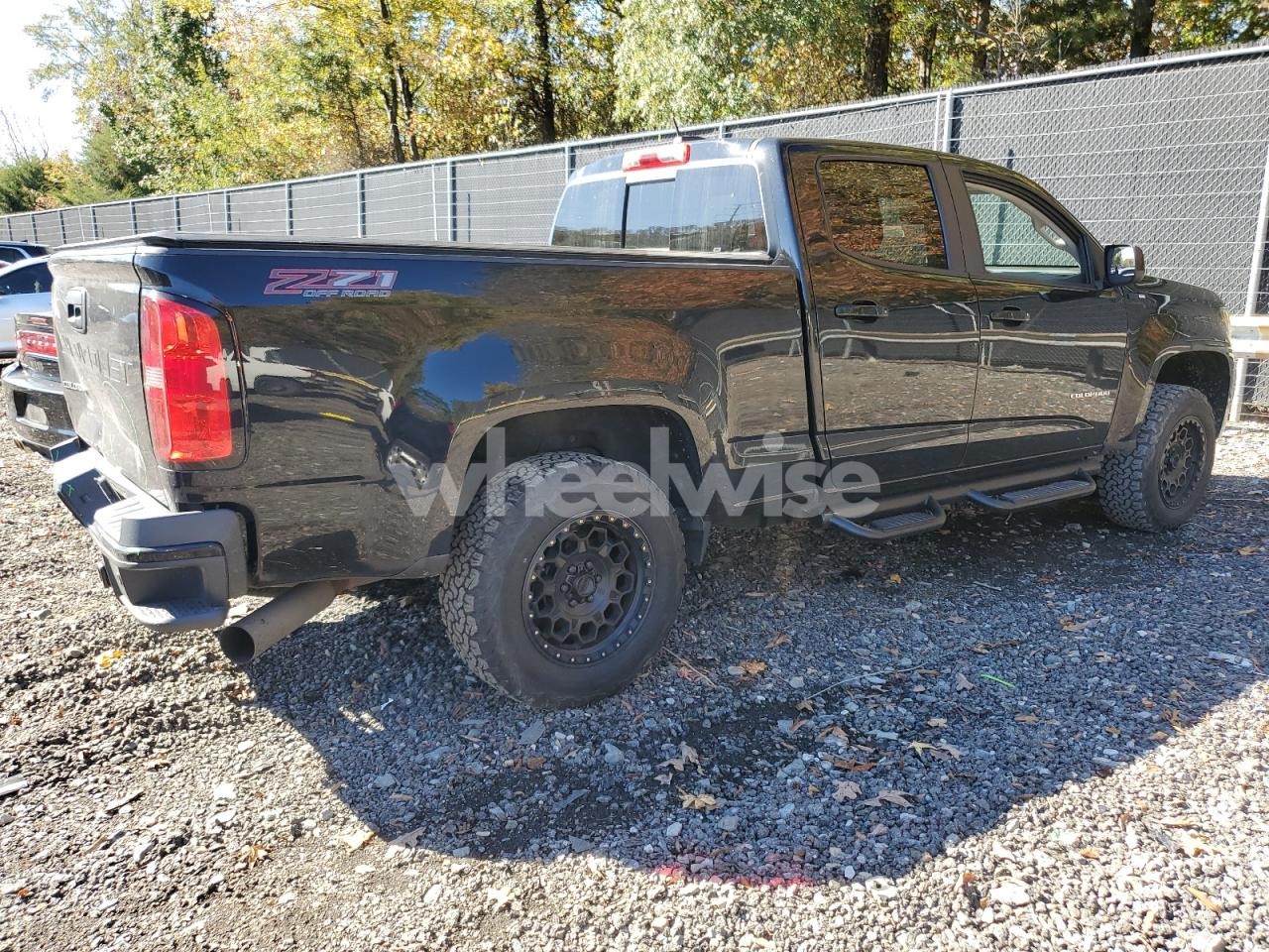 Photo 3 of 2021 CHEVROLET COLORADO Z71 (VIN 1GCPTDE16M1145414)