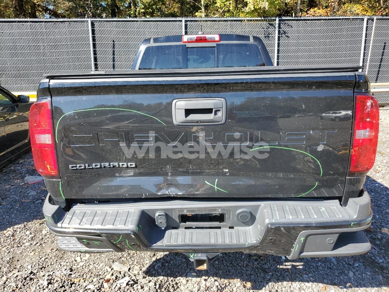 Photo 6 of 2021 CHEVROLET COLORADO Z71 (VIN 1GCPTDE16M1145414)