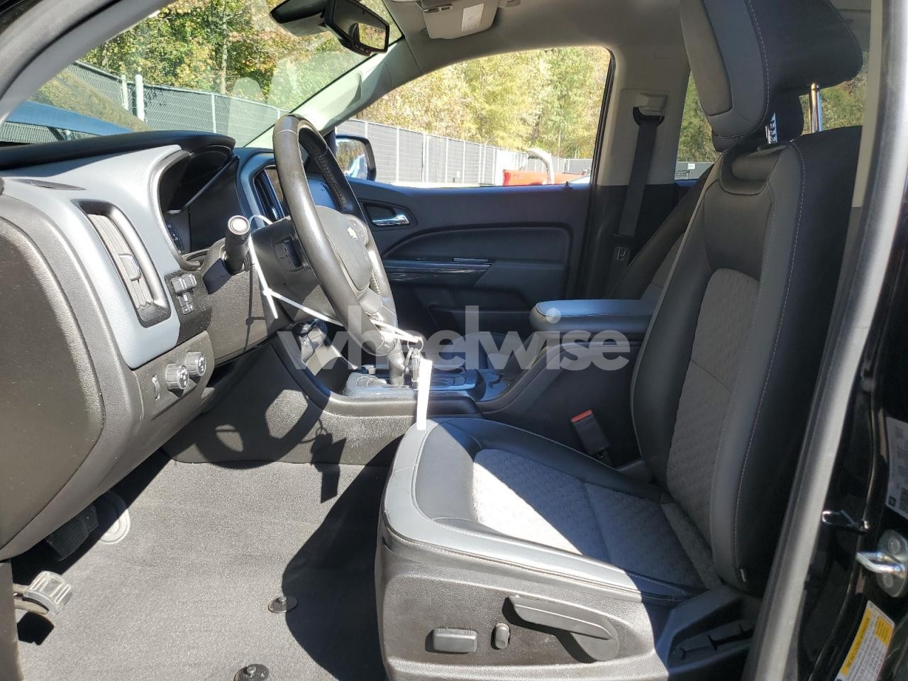 Photo 7 of 2021 CHEVROLET COLORADO Z71 (VIN 1GCPTDE16M1145414)