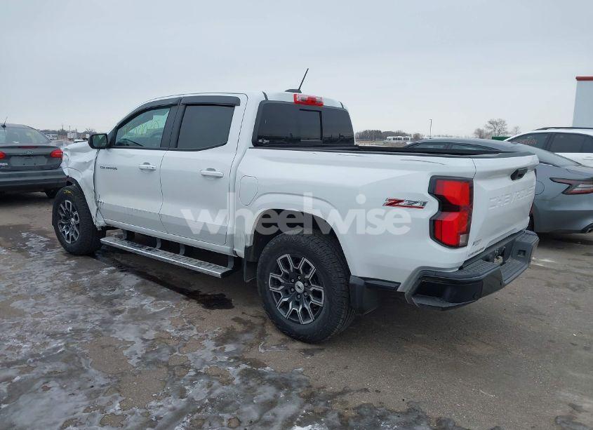 Photo 3 of 2024 Chevrolet Colorado 4WD Z71 (VIN 1GCPTDEK1R1113664)