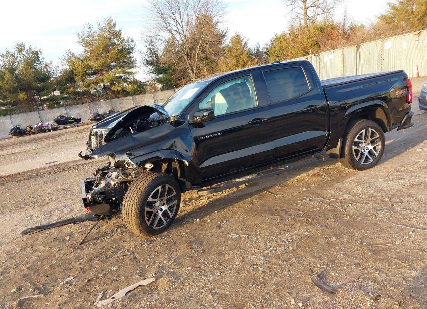 Photo 2 of 2024 Chevrolet Colorado 4WD Z71 (VIN 1GCPTDEK1R1177803)