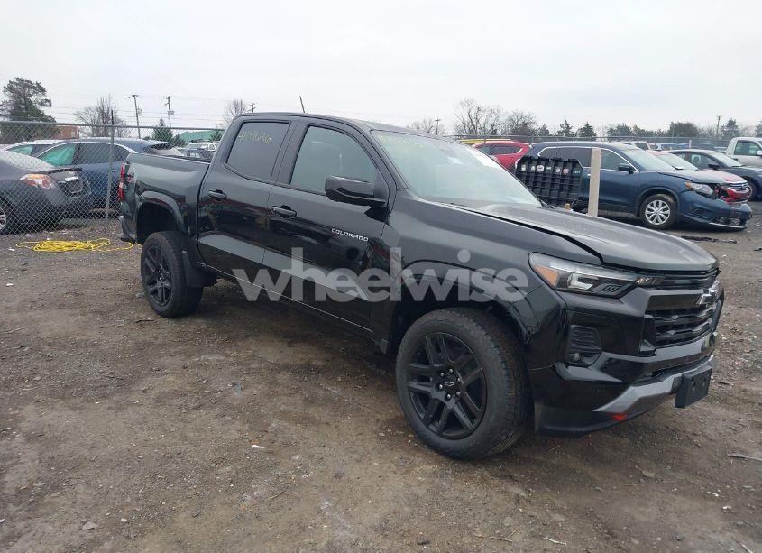 2024 Chevrolet Colorado 4WD Z71 (VIN 1GCPTDEK1R1300919) main photo