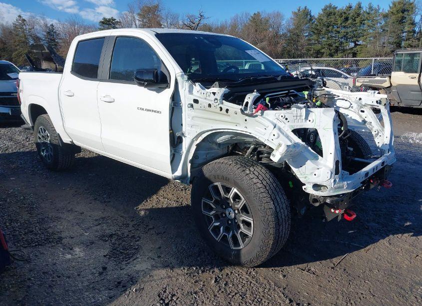 2024 Chevrolet Colorado 4WD Z71 (VIN 1GCPTDEK2R1111180) main photo