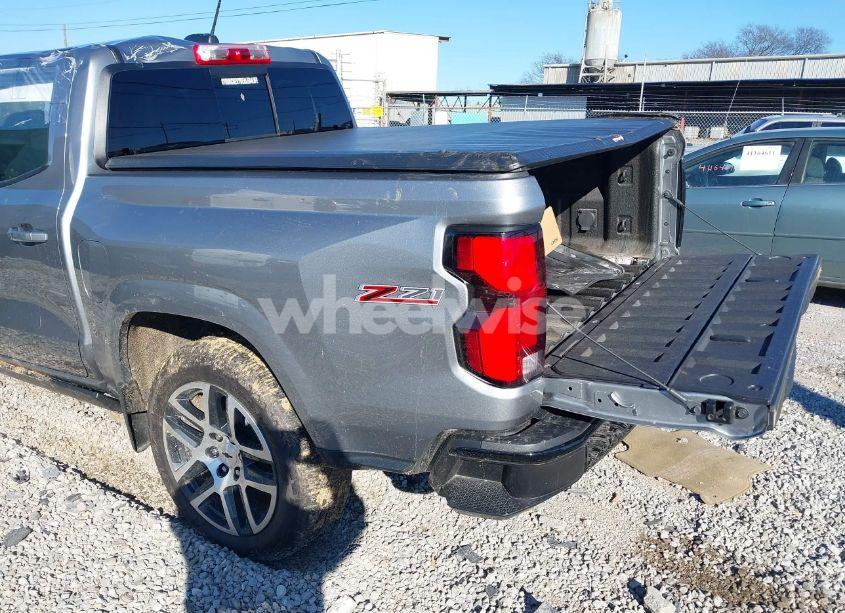 Photo 3 of 2024 Chevrolet Colorado Z71 (VIN 1GCPTDEK5R1109553)