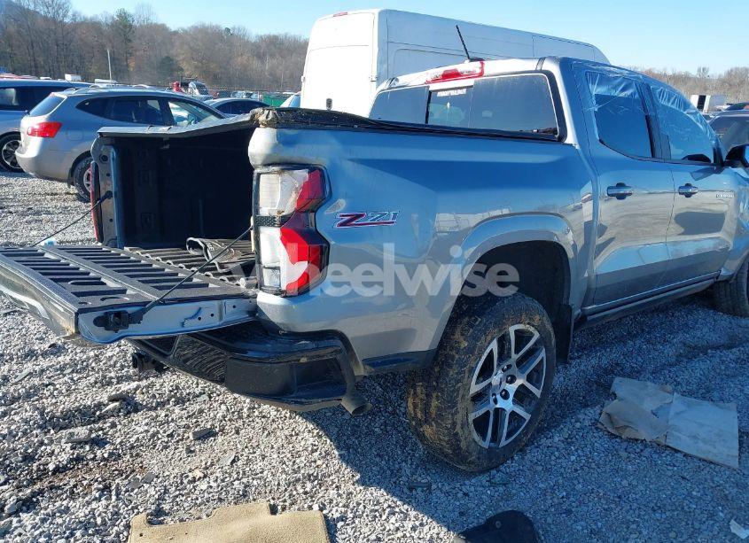 Photo 4 of 2024 Chevrolet Colorado Z71 (VIN 1GCPTDEK5R1109553)
