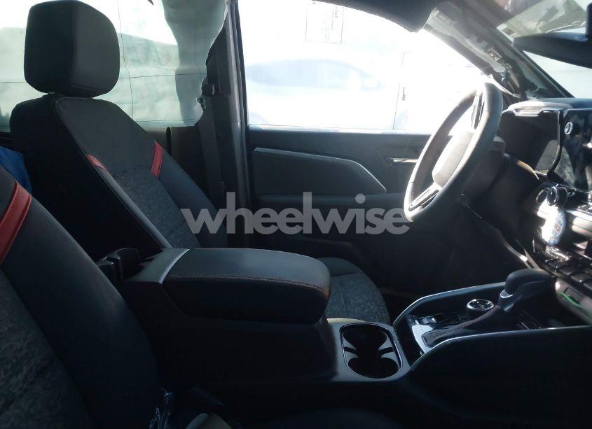 Photo 5 of 2024 Chevrolet Colorado Z71 (VIN 1GCPTDEK5R1109553)