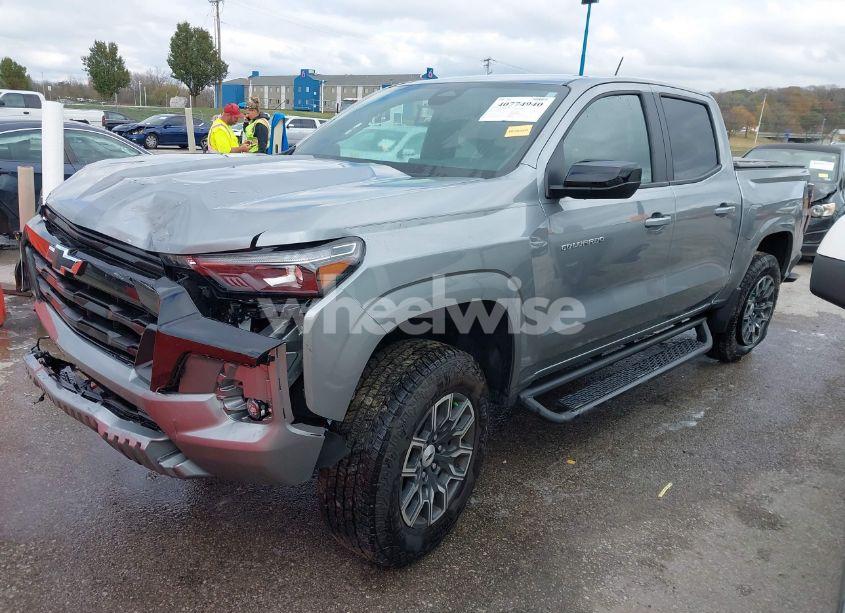 Photo 2 of 2023 Chevrolet Colorado 4WD SHORT BOX Z71 (VIN 1GCPTDEK6P1137701)