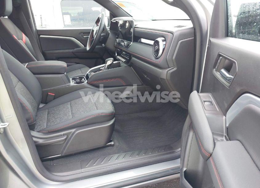 Photo 5 of 2023 Chevrolet Colorado 4WD SHORT BOX Z71 (VIN 1GCPTDEK6P1137701)