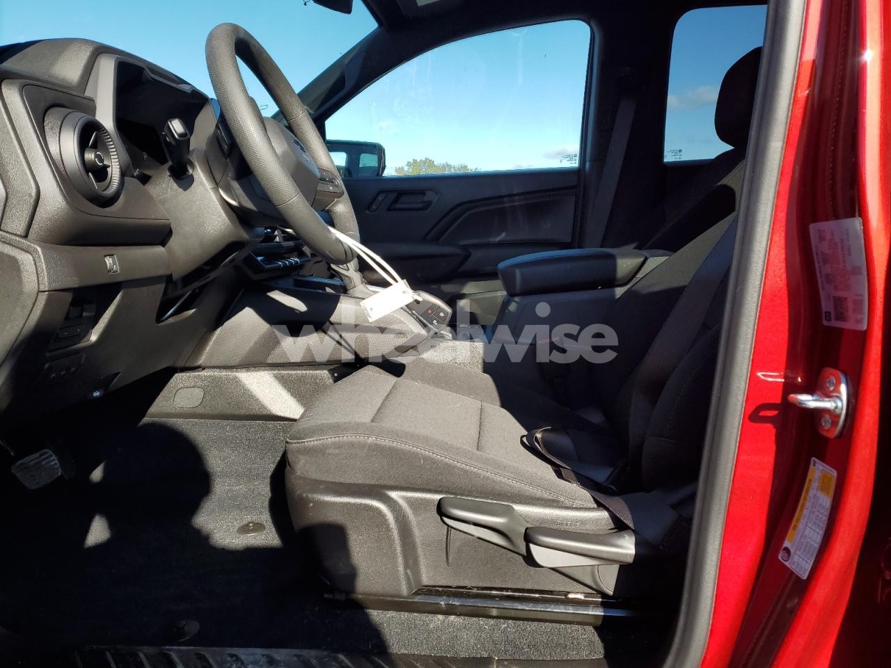 Photo 7 of 2025 CHEVROLET COLORADO TRAIL BOSS (VIN 1GCPTEEK0S1139510)