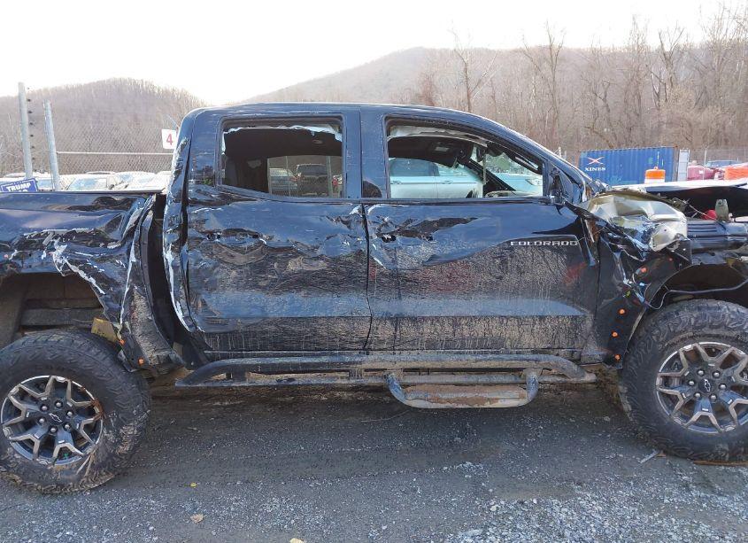 Photo 18 of 2023 Chevrolet Colorado 4WD SHORT BOX ZR2 (VIN 1GCPTFEK2P1214642)