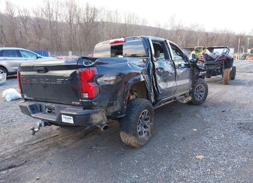 Photo 4 of 2023 Chevrolet Colorado 4WD SHORT BOX ZR2 (VIN 1GCPTFEK2P1214642)