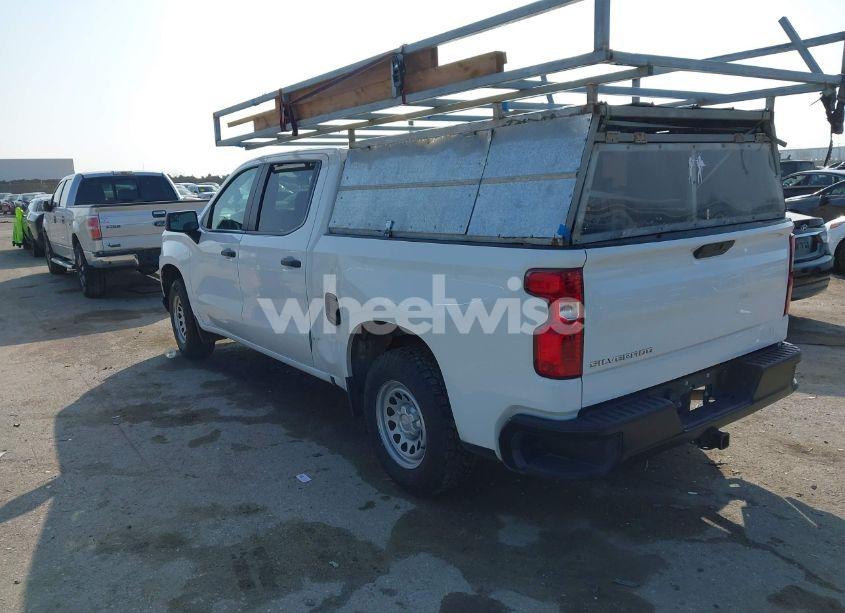 Photo 3 of 2021 Chevrolet Silverado 1500 2WD SHORT BED WT (VIN 1GCPWAEF3MZ246915)