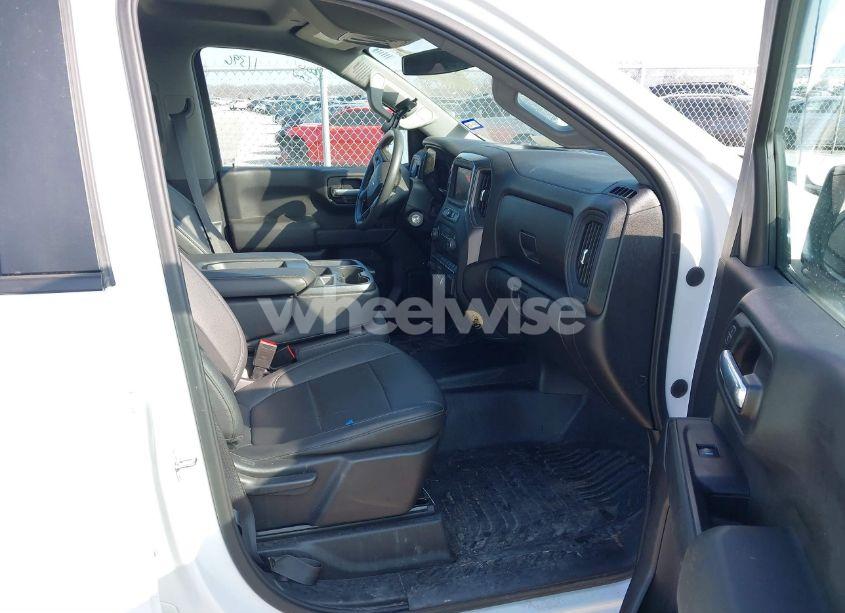 Photo 5 of 2021 Chevrolet Silverado 1500 2WD SHORT BED WT (VIN 1GCPWAEF3MZ246915)