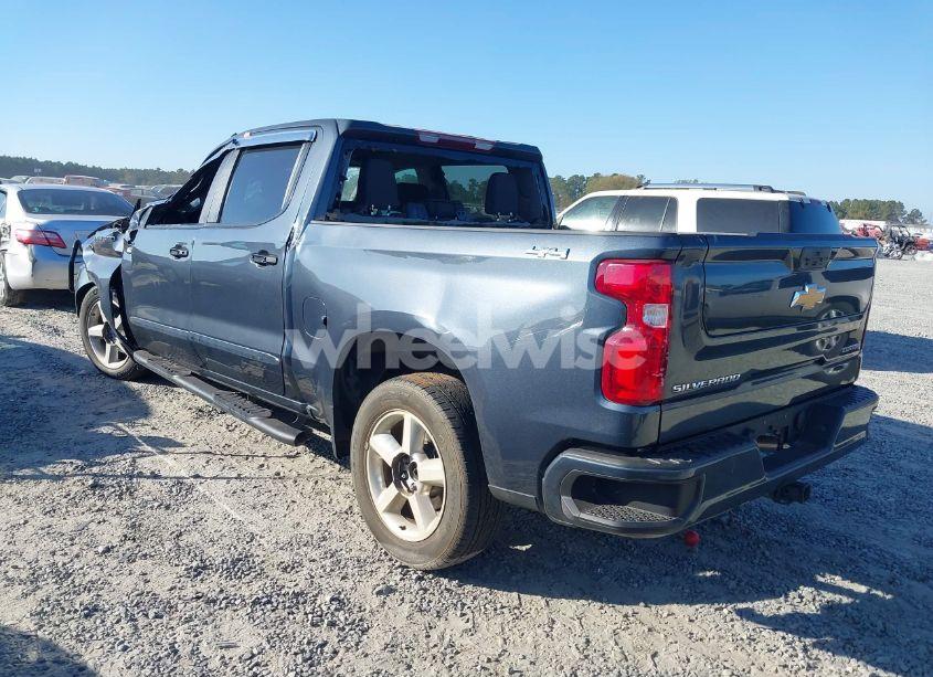 Photo 3 of 2021 Chevrolet Silverado 1500 2WD SHORT BED CUSTOM (VIN 1GCPWBEK5MZ415383)