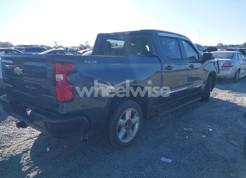 Photo 4 of 2021 Chevrolet Silverado 1500 2WD SHORT BED CUSTOM (VIN 1GCPWBEK5MZ415383)