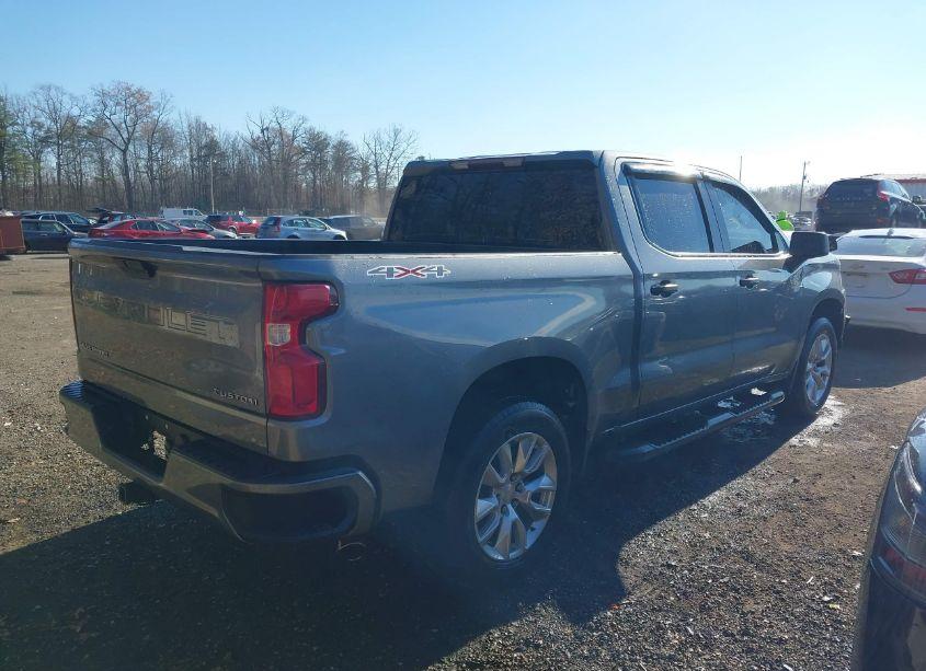 Photo 4 of 2020 Chevrolet Silverado 1500 4WD SHORT BED CUSTOM (VIN 1GCPYBEH0LZ340475)