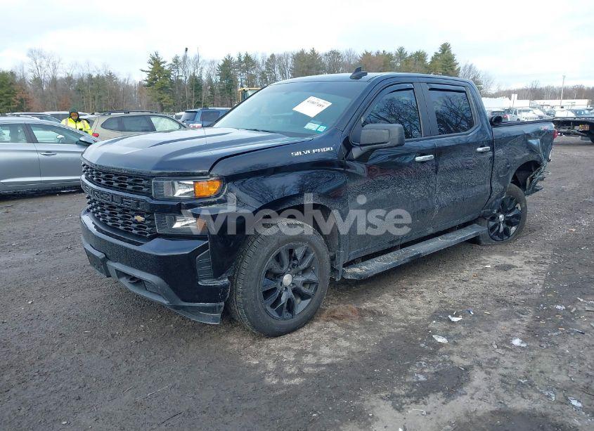 Photo 2 of 2021 Chevrolet Silverado 1500 4WD SHORT BED CUSTOM (VIN 1GCPYBEH3MZ171294)