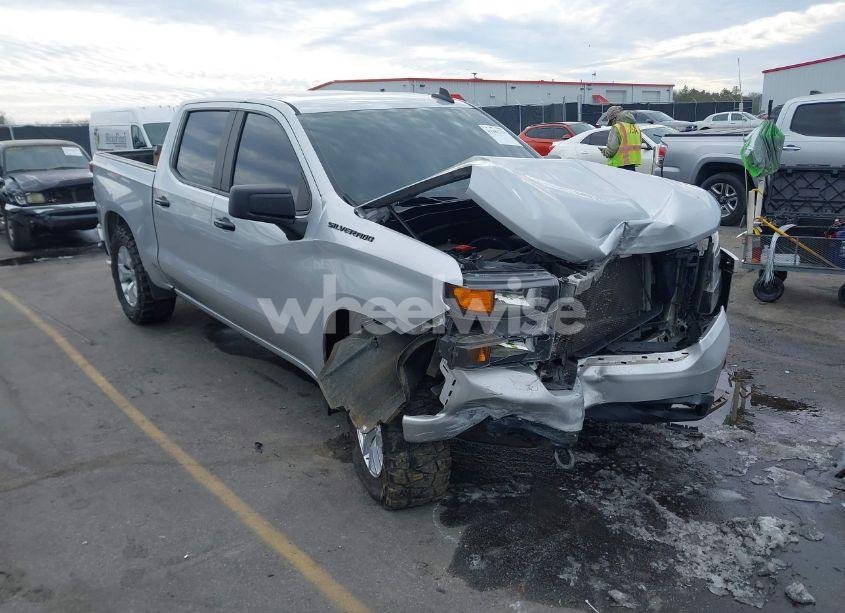 2020 Chevrolet Silverado 1500 4WD SHORT BED CUSTOM (VIN 1GCPYBEH7LZ299990) main photo