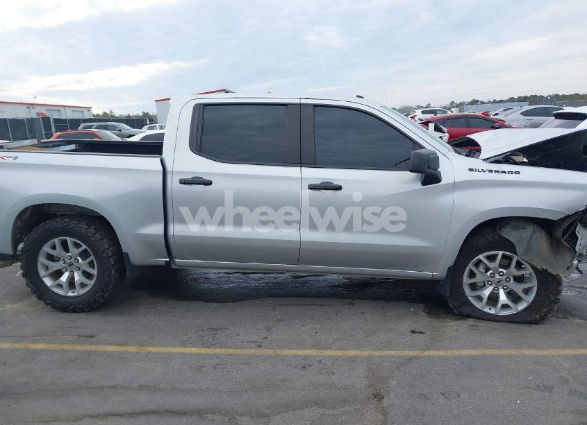 Photo 13 of 2020 Chevrolet Silverado 1500 4WD SHORT BED CUSTOM (VIN 1GCPYBEH7LZ299990)
