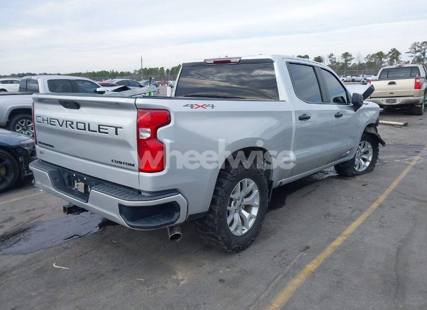 Photo 4 of 2020 Chevrolet Silverado 1500 4WD SHORT BED CUSTOM (VIN 1GCPYBEH7LZ299990)